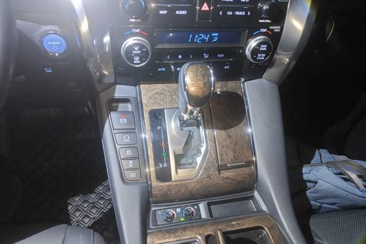 Used Toyota Alphard 2021 Dual-Engine 2.5L Prestige Edition Gear Lever