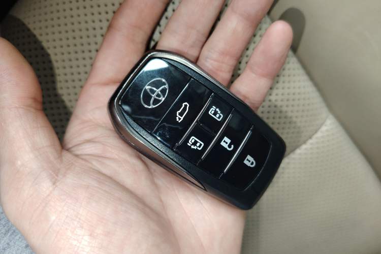 Used Toyota Alphard 2021 Dual-Motor 2.5L Premium Edition Interior 1
