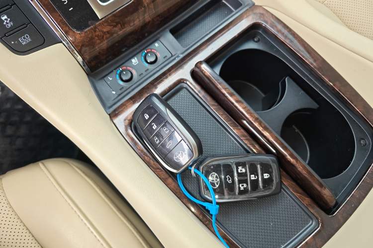 Used Toyota Alphard 2021 Dual-Engine 2.5L Luxury Edition Interior 1