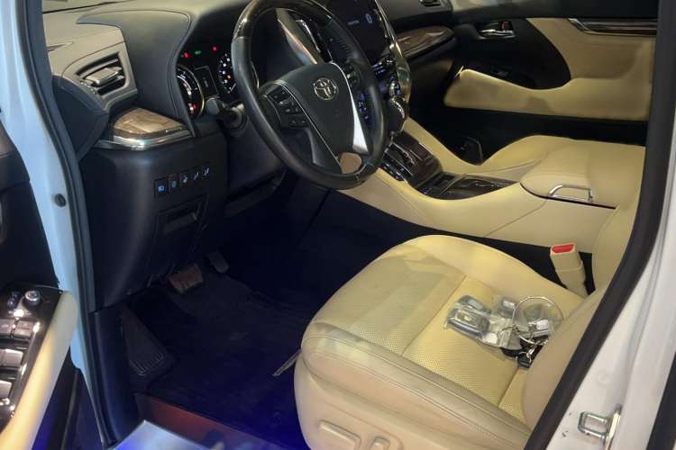 Used Toyota Alphard 2021 Dual-Engine 2.5L Prestige Edition Interior 1