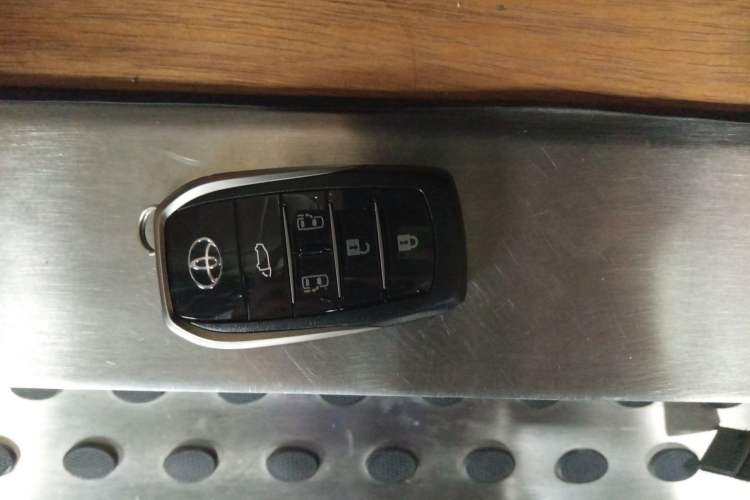 Used Toyota Alphard 2021 Dual-Motor 2.5L Premium Edition Interior 1