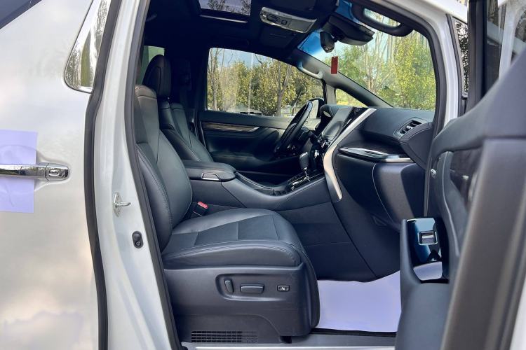 Used Toyota Alphard 2021 Dual-Engine 2.5L Prestige Edition Interior 11
