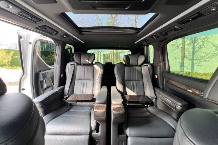 Used Toyota Alphard 2021 Dual-Engine 2.5L Prestige Edition Interior 12