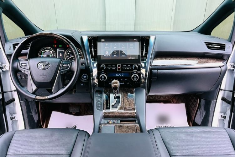 Used Toyota Alphard 2021 Dual-Motor 2.5L Premium Edition Interior 2