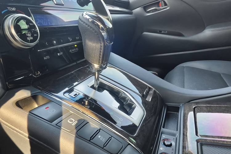 Used Toyota Alphard 2021 Dual-Engine 2.5L Prestige Edition Interior 3
