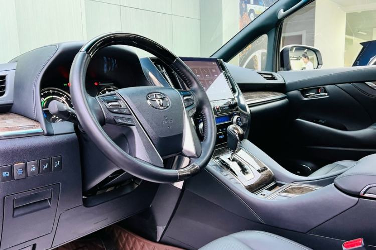 Used Toyota Alphard 2021 Dual-Motor 2.5L Premium Edition Interior 3