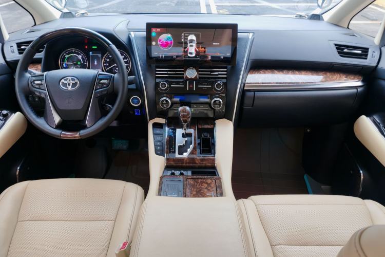Used Toyota Alphard 2021 Dual-Engine 2.5L Luxury Edition Interior 3