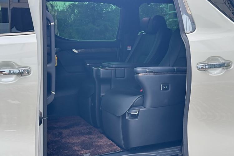 Used Toyota Alphard 2021 Dual-Engine 2.5L Prestige Edition Interior 3