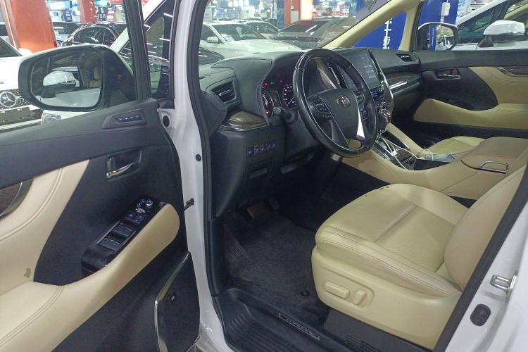 Used Toyota Alphard 2021 Dual-Engine 2.5L Prestige Edition Interior 3