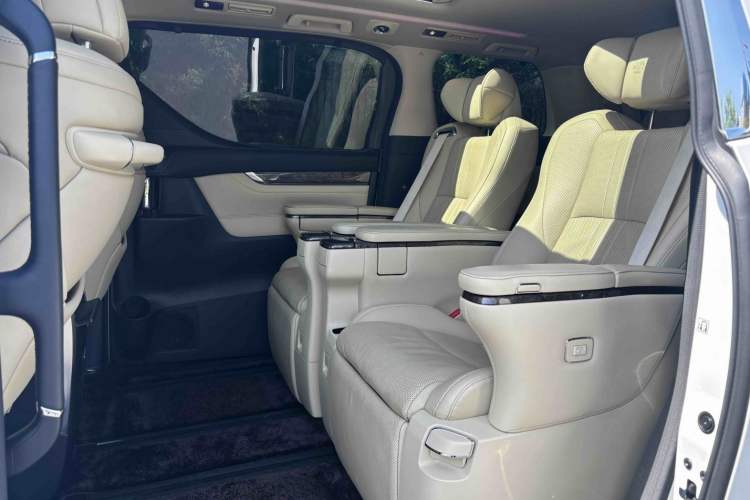 Used Toyota Alphard 2021 Dual-Engine 2.5L Prestige Edition Interior 3