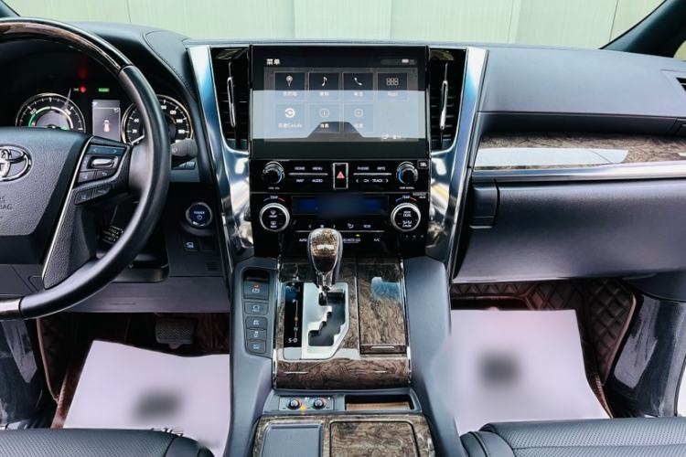 Used Toyota Alphard 2021 Dual-Motor 2.5L Premium Edition Interior 4