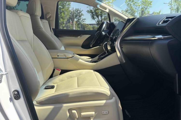 Used Toyota Alphard 2021 Dual-Engine 2.5L Prestige Edition Interior 4