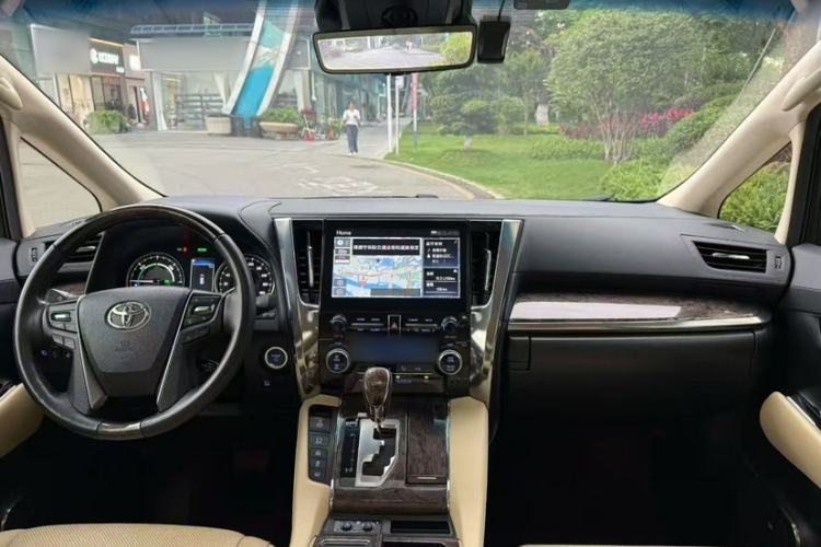Used Toyota Alphard 2021 Dual-Motor 2.5L Premium Edition Interior 4