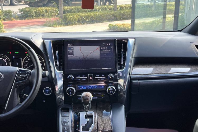 Used Toyota Alphard 2021 Dual-Engine 2.5L Prestige Edition Interior 4