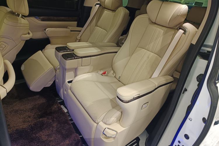 Used Toyota Alphard 2021 Dual-Engine 2.5L Prestige Edition Interior 4