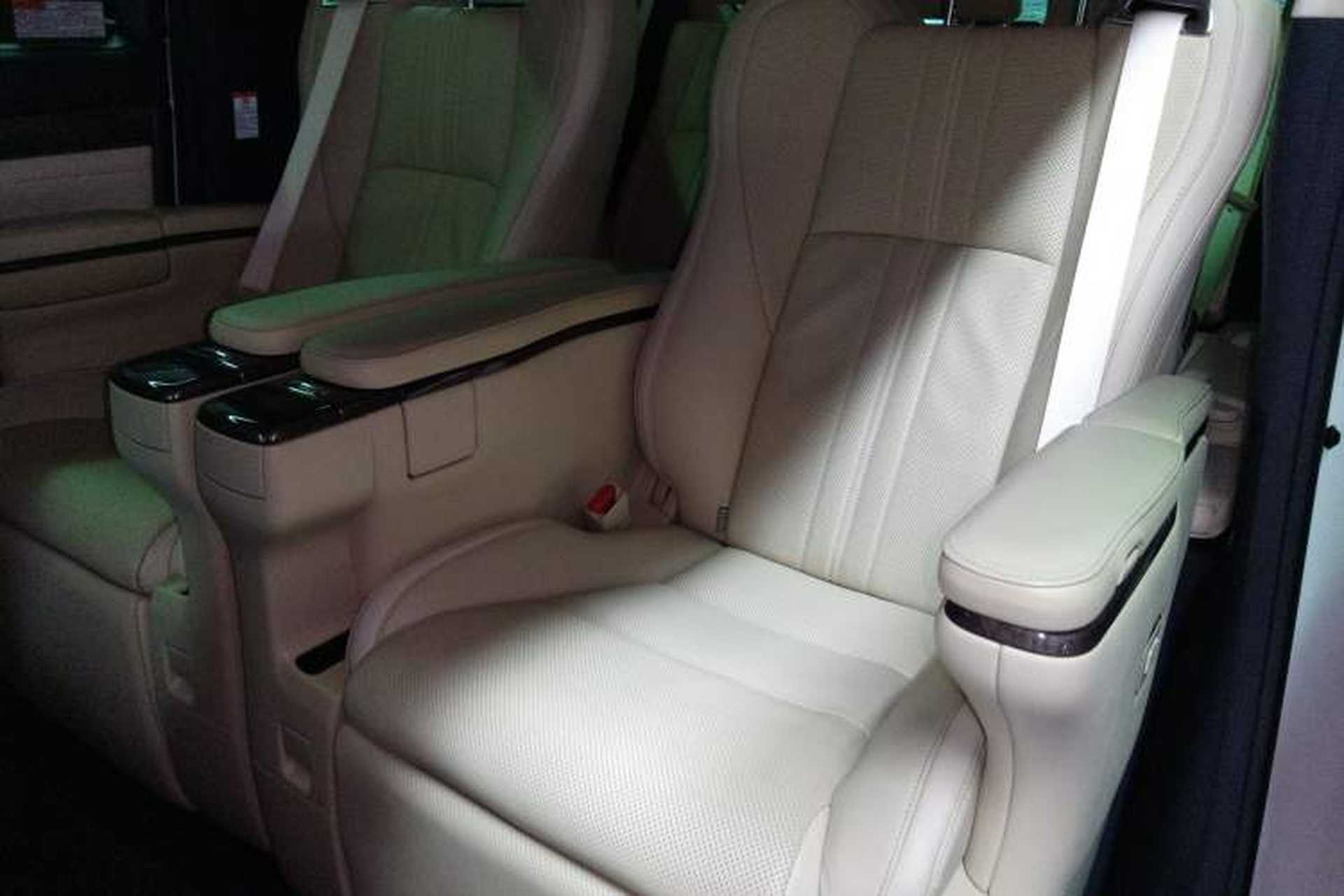 Used Toyota Alphard 2021 Dual-Engine 2.5L Prestige Edition Interior 4