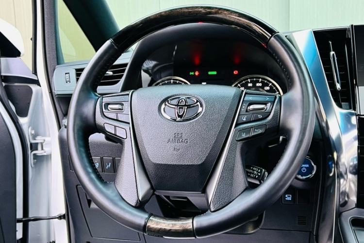 Used Toyota Alphard 2021 Dual-Motor 2.5L Premium Edition Interior 5