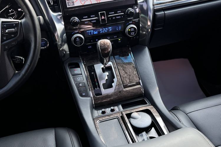 Used Toyota Alphard 2021 Dual-Engine 2.5L Prestige Edition Interior 5