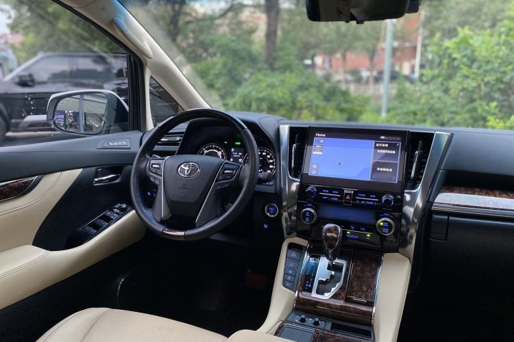Used Toyota Alphard 2021 Dual-Engine 2.5L Luxury Edition Interior 6
