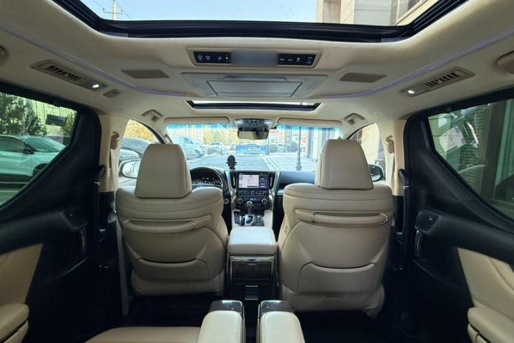 Used Toyota Alphard 2021 Dual-Motor 2.5L Premium Edition Interior 6