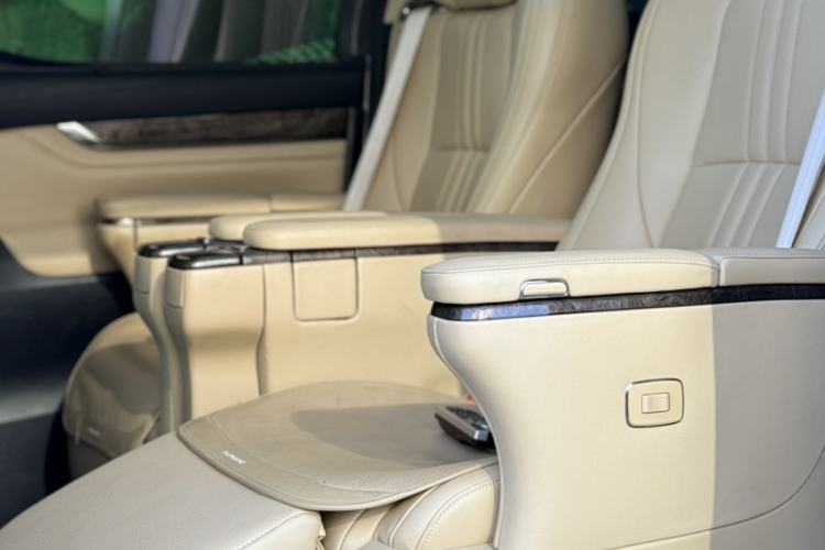 Used Toyota Alphard 2021 Dual-Motor 2.5L Premium Edition Interior 7