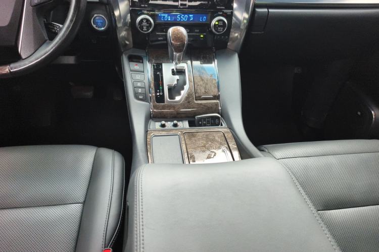 Used Toyota Alphard 2021 Dual-Motor 2.5L Premium Edition Interior 7
