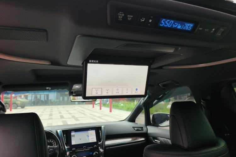 Used Toyota Alphard 2021 Dual-Motor 2.5L Premium Edition Interior 8