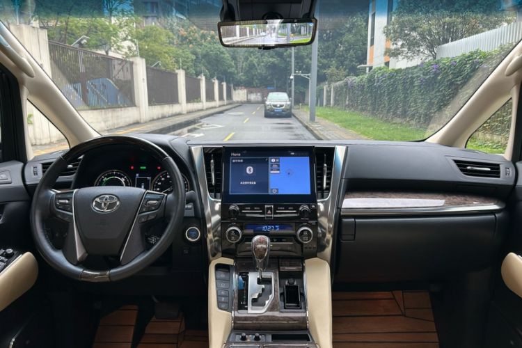 Used Toyota Alphard 2021 Dual-Motor 2.5L Premium Edition Interior 8