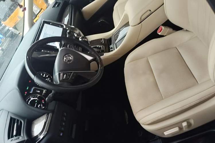 Used Toyota Alphard 2021 Dual-Motor 2.5L Premium Edition Left Front Seat