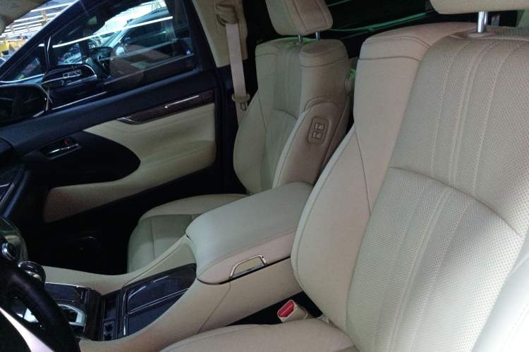 Used Toyota Alphard 2021 Dual-Engine 2.5L Prestige Edition Left Front Seat