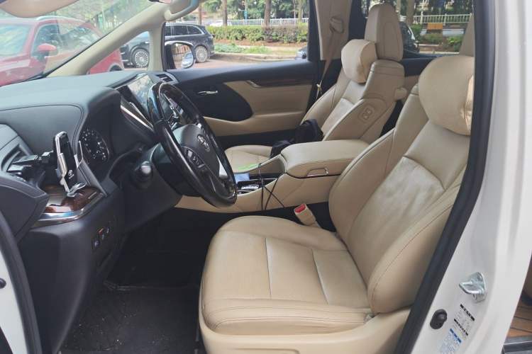 Used Toyota Alphard 2021 Dual-Engine 2.5L Luxury Edition Left Front Seat