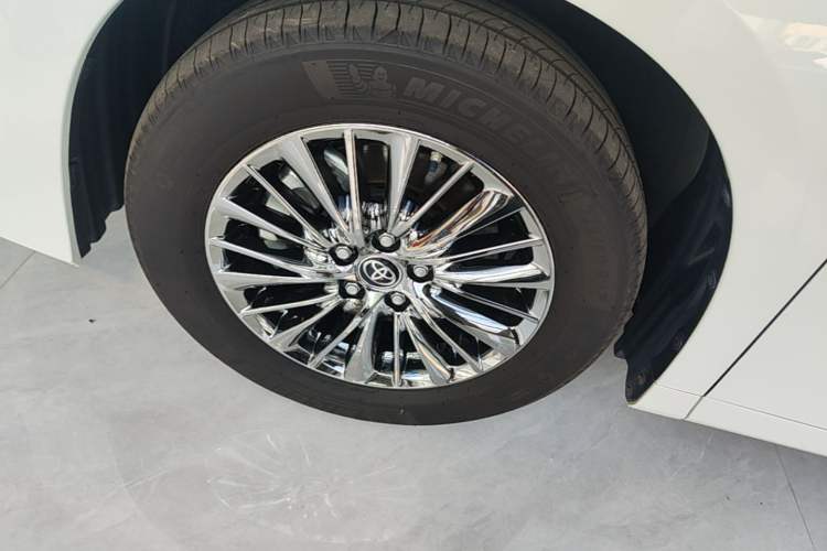 Used Toyota Alphard 2021 Dual-Engine 2.5L Luxury Edition Left Front Wheel Hub