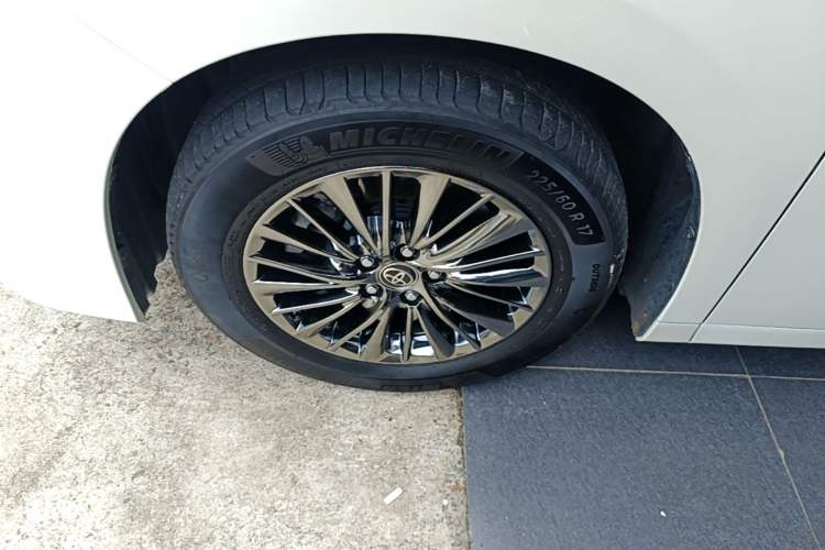 Used Toyota Alphard 2021 Dual-Engine 2.5L Luxury Edition Left Front Wheel Hub