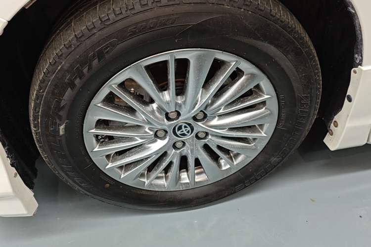 Used Toyota Alphard 2021 Dual-Engine 2.5L Luxury Edition Left Front Wheel Hub