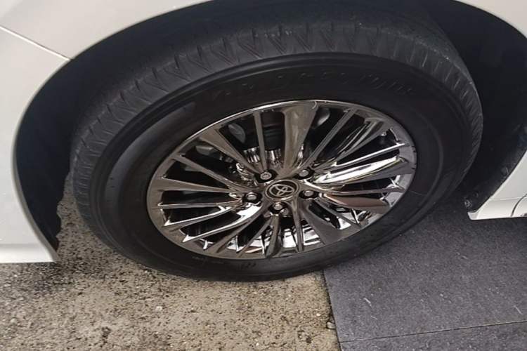 Used Toyota Alphard 2021 Dual-Motor 2.5L Premium Edition Left Front Wheel Hub