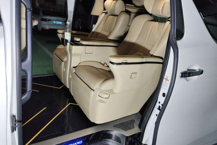 Used Toyota Alphard 2021 Dual-Engine 2.5L Prestige Edition Left Rear Seat