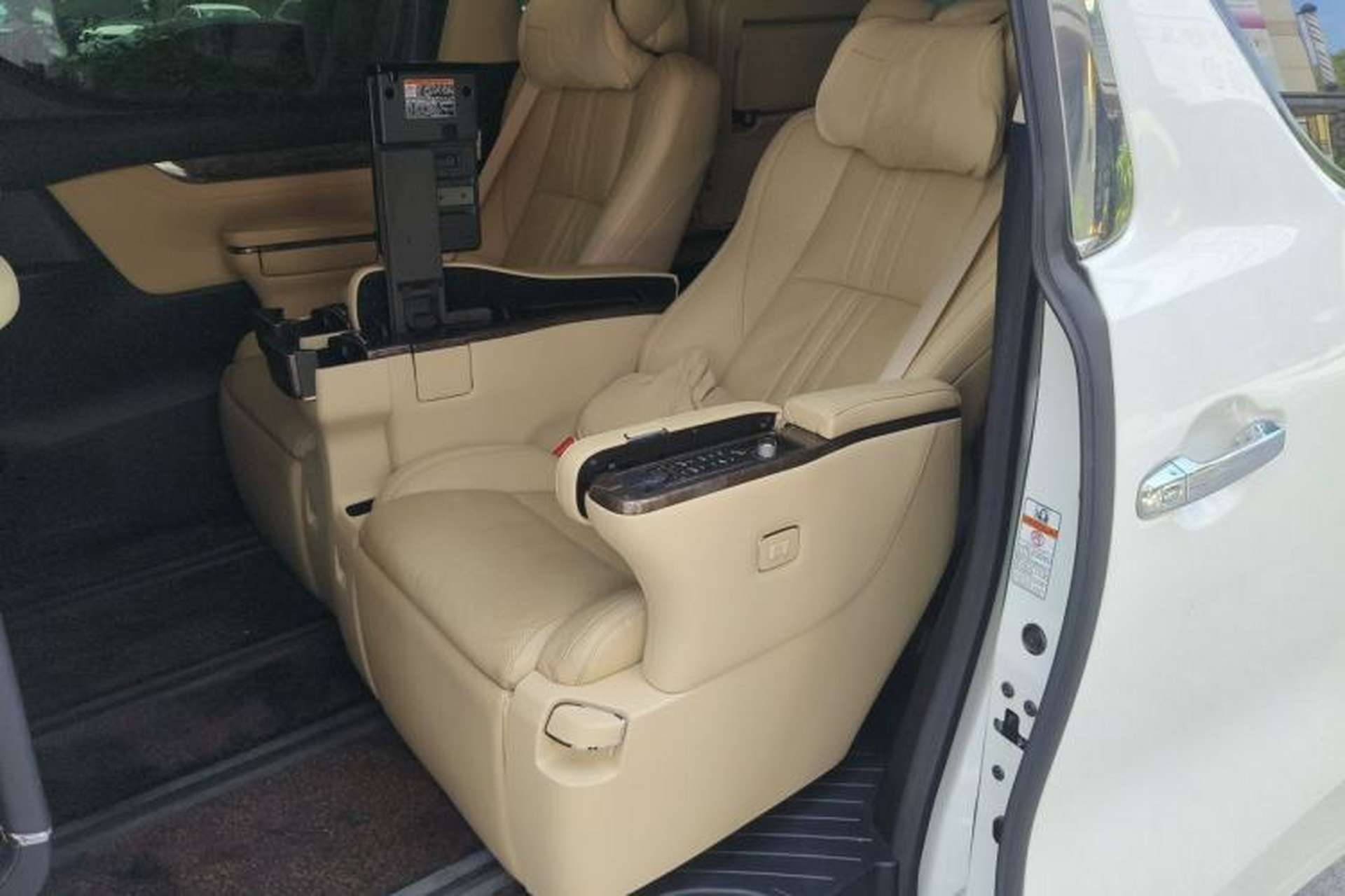 Used Toyota Alphard 2021 Dual-Engine 2.5L Prestige Edition Left Rear Seat