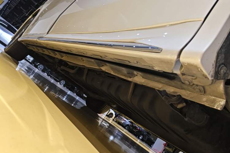 Used Toyota Alphard 2021 Dual-Motor 2.5L Premium Edition Left Side Sill