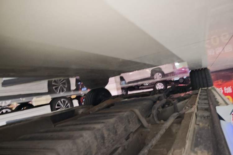 Used Toyota Alphard 2021 Dual-Motor 2.5L Premium Edition Left Side Sill