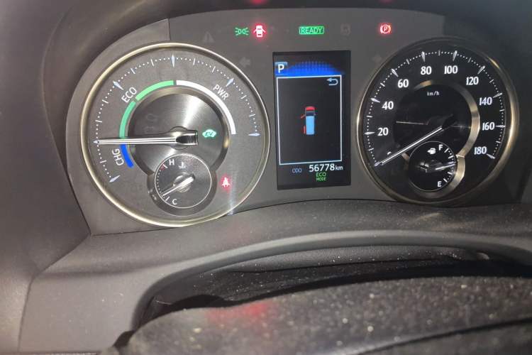 Used Toyota Alphard 2021 Dual-Engine 2.5L Luxury Edition Odometer Close Up