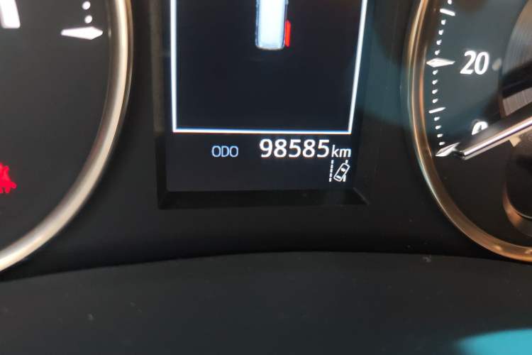 Used Toyota Alphard 2021 Dual-Engine 2.5L Luxury Edition Odometer Close Up