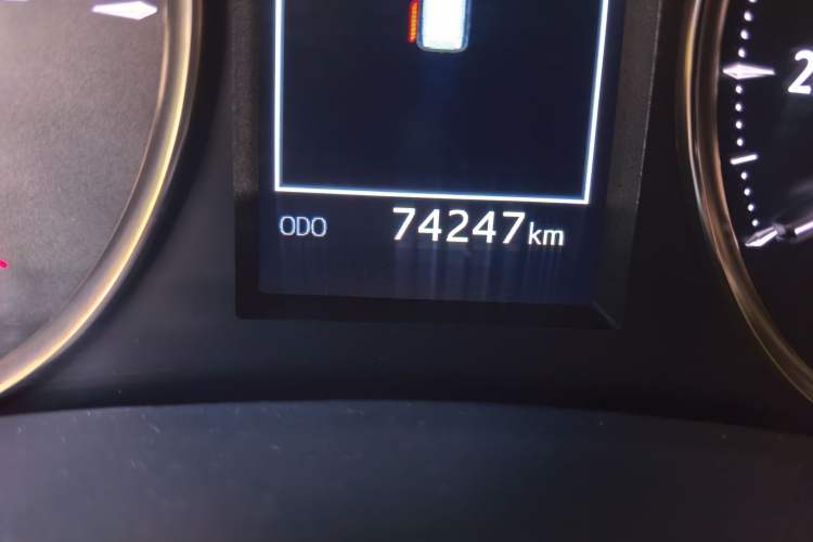 Used Toyota Alphard 2021 Dual-Engine 2.5L Luxury Edition Odometer Close Up