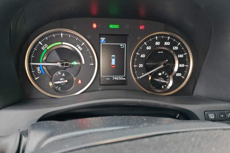 Used Toyota Alphard 2021 Dual-Engine 2.5L Luxury Edition Odometer Close Up