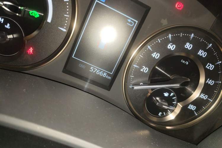 Used Toyota Alphard 2021 Dual-Engine 2.5L Luxury Edition Odometer Close Up