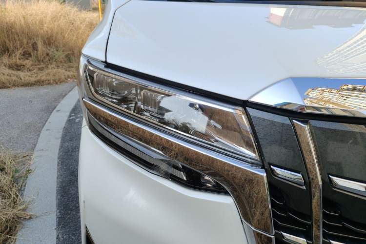 Used Toyota Alphard 2021 Dual-Engine 2.5L Prestige Edition Right Front Headlight