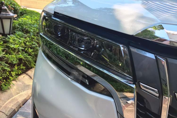 Used Toyota Alphard 2021 Dual-Engine 2.5L Luxury Edition Right Front Headlight