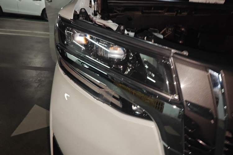Used Toyota Alphard 2021 Dual-Engine 2.5L Prestige Edition Right Front Headlight