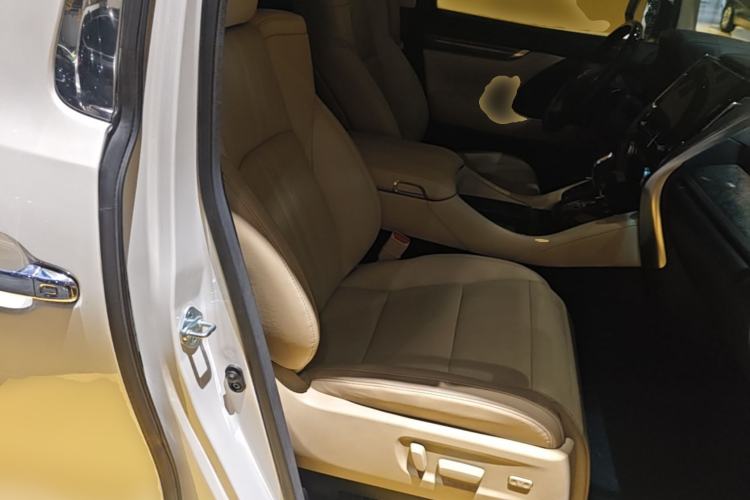 Used Toyota Alphard 2021 Dual-Motor 2.5L Premium Edition Right Front Seat