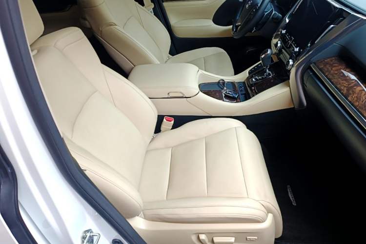 Used Toyota Alphard 2021 Dual-Engine 2.5L Luxury Edition Right Front Seat