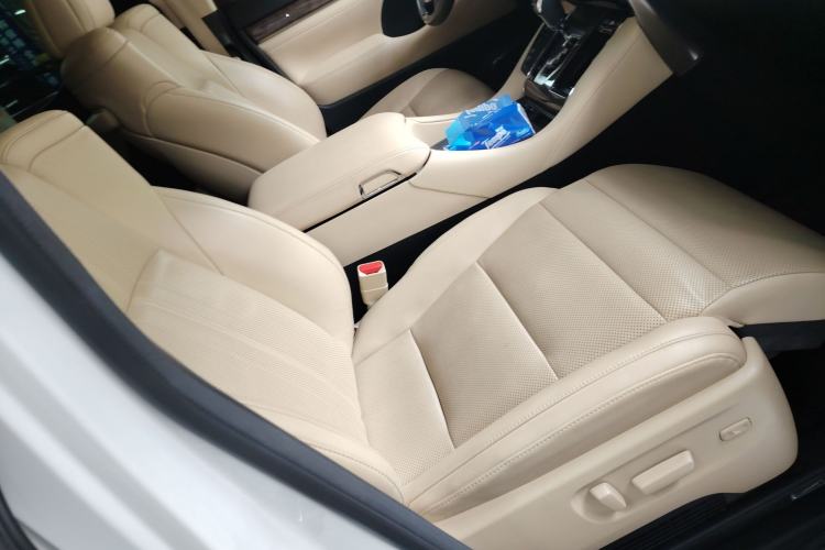 Used Toyota Alphard 2021 Dual-Motor 2.5L Premium Edition Right Front Seat